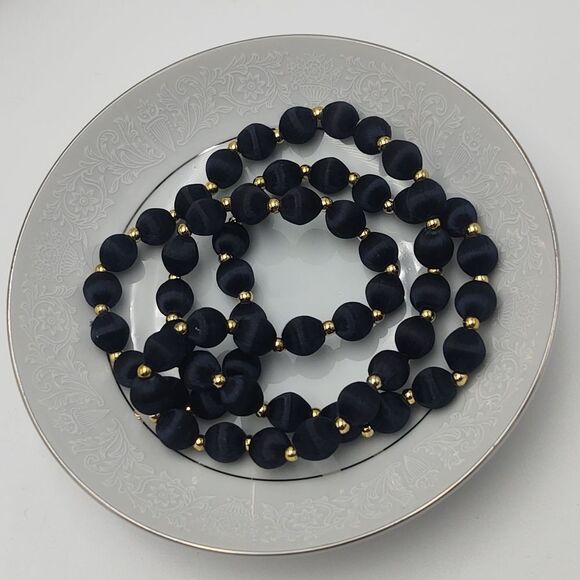 Vintage Black & White Silk Bead Necklaces ( set of 2 ) - Picture 6 of 8